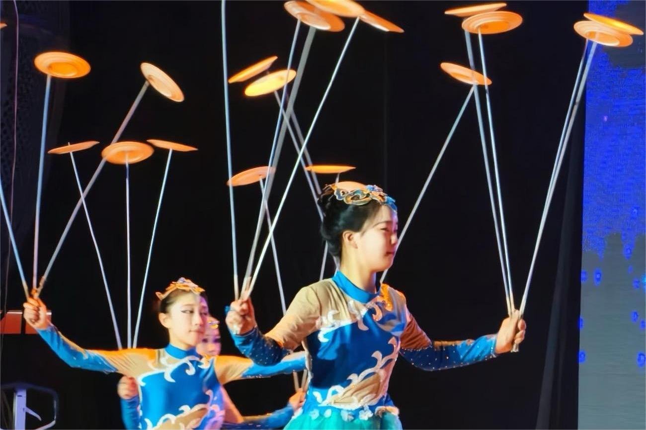 Traditional Chinese Acrobatics Show——beijing private tour