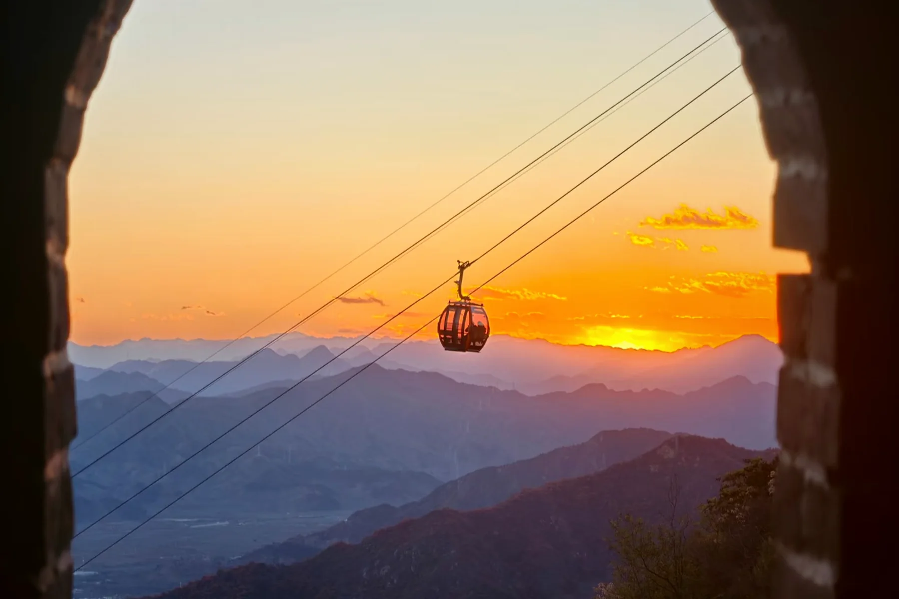 Cable car rising towards Mutianyu — Beijing private tour